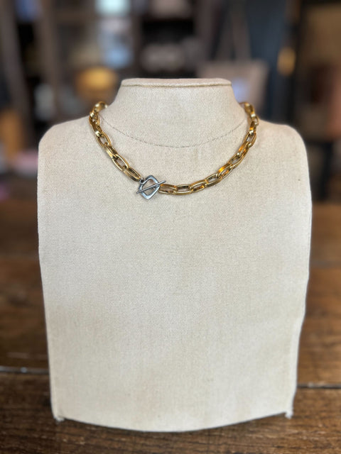 Chunky Links Toggle Necklace
