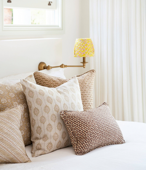 Bejmat Shell Pillow - 12" x 18"