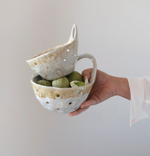 Stoneware Colander with Handle