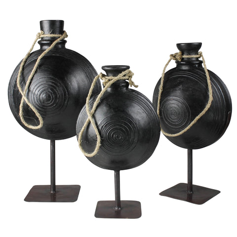 Bola Clay Pot on Stand