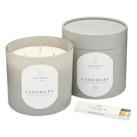 Cashmere candle with included matchbox