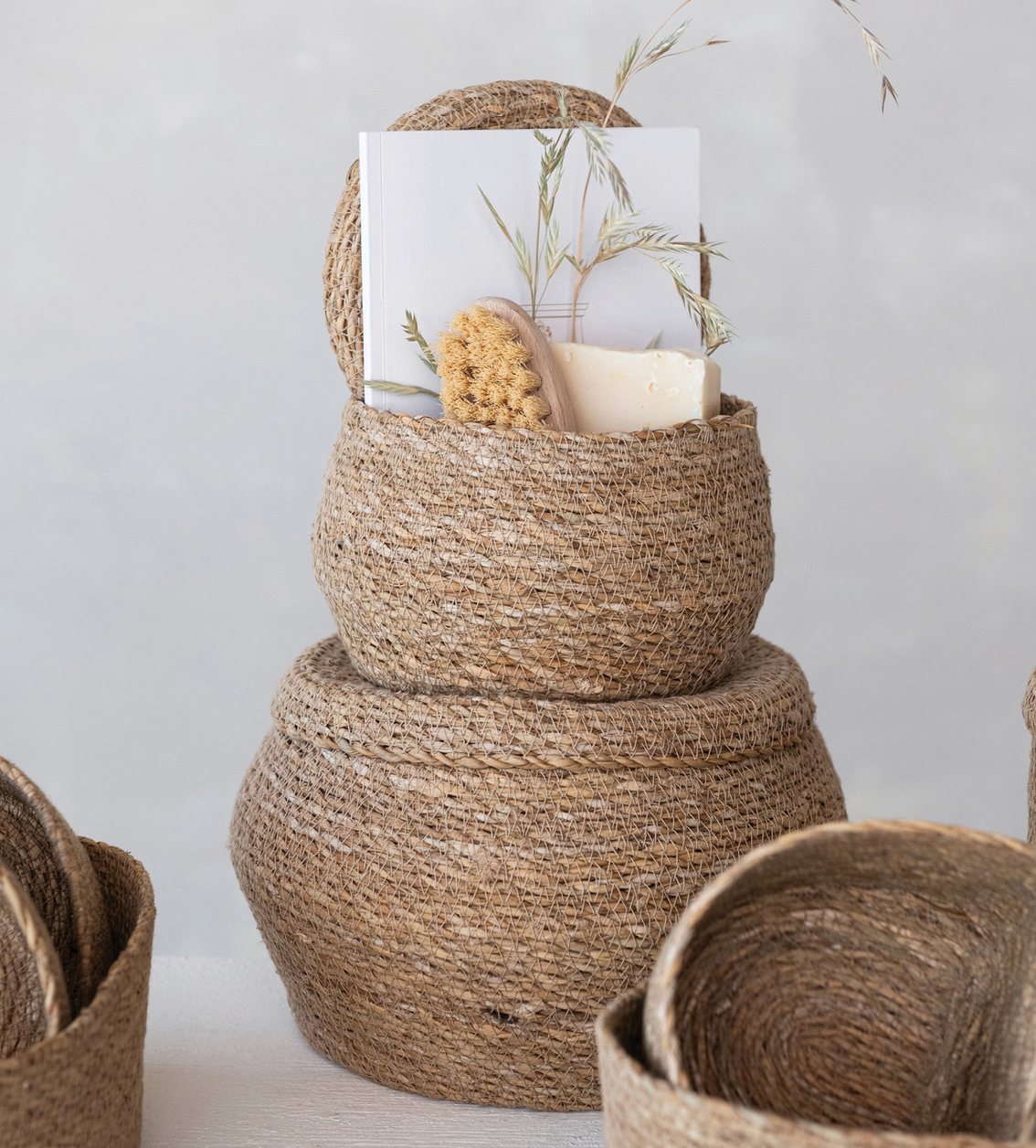 Hand-Woven Seagrass Basket with Lid