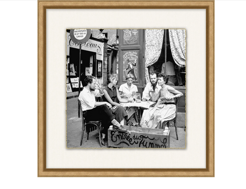 Models at Sidewalk Cafe